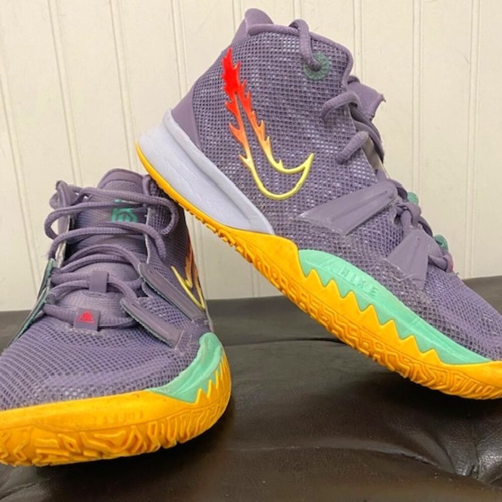 Nike Kyrie 7 Day Break - Size 5Y